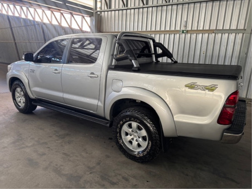 Toyota Hilux 2.7 SRV 4X4 CD 16V FLEX 4P AUTOMÁTICO