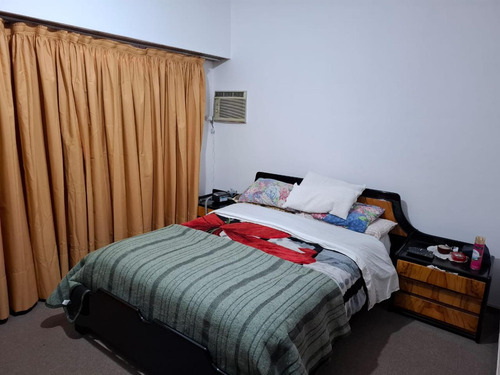 Casa En Venta - 4 Dormitorios 4 Baños - Cochera - 300mts2 - Ituzaingó
