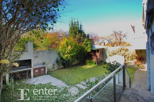 Imagen 3 de 25 de Divina - Gran Casa Con Hermoso Jardín- Zona Residencial De Parque Batlle - 4 Dormitorios / 3 Baños Construidos 224 M2 / Terreno 331 M2. Lugar Para Dos Vehículos.