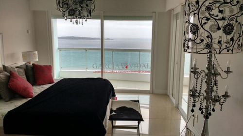 Imagen 11 de 18 de Alquiler Apartamento Primera Linea Playa Mansa