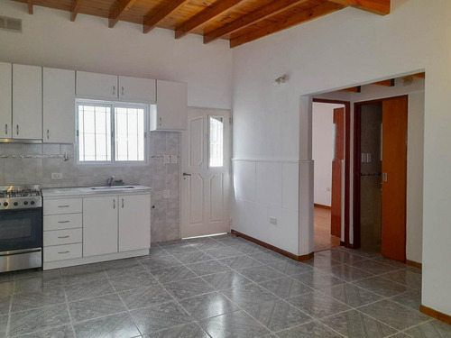 Imagen 3 de 14 de Alquler P.h. 3 Amb. Con Patio