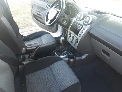 Ford Fiesta 1.6 MPI CLASS SEDAN 8V FLEX 4P MANUAL