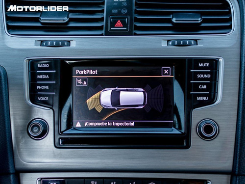 Imagen 11 de 13 de Volkswagen Golf Comfortline Tsi Mt | Permuta / Financia