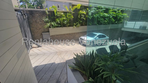 Apartamento ( 2 Niveles/ Amoblado/ Remodelado) Venta La Castellana Mls-25-16876