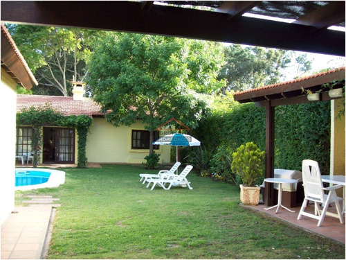 Casa En Mansa, 3 Dormitorios - Ref: 3570