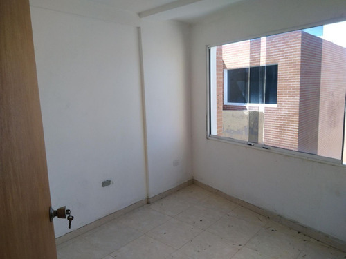 Imagen 7 de 10 de Eloisa Mejia Rentahouse Vende Townhouse En Manantial Naguanagua 22-6772