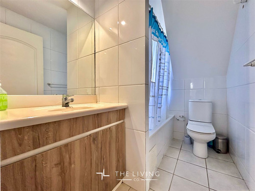 Casa En Arriendo De 5 Dorm. En Lo Barnechea