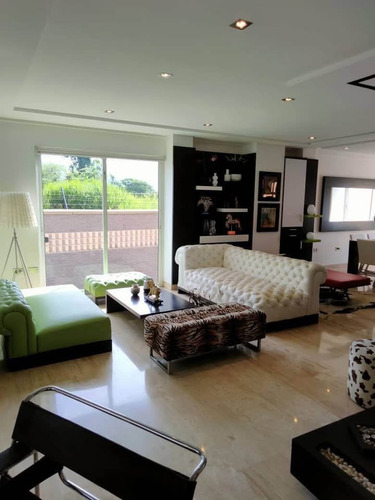 Alquilo Town House En Villas Del Country, Guataparo Terrazas Del Country Planta 100%