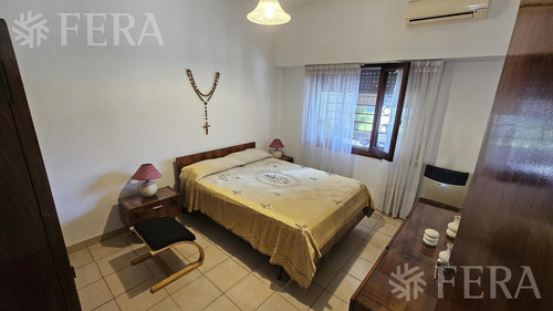 Venta De Casa De 5 Ambientes Con Cochera Y Quincho En Wilde