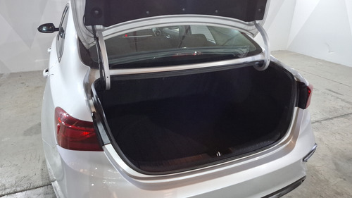 Kia Forte 2.0 L Ivt