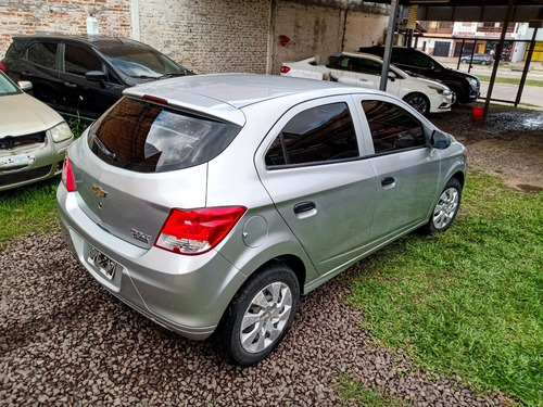 Imagen 6 de 12 de Chevrolet Onix 1.4 Lt 2015