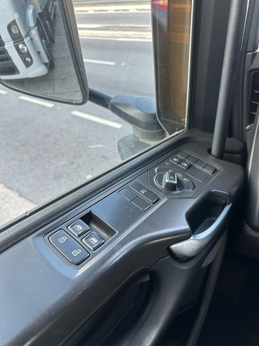 Scania P320 Ano 2019 Bitruck 8x2 Único Dono Financia Até100%