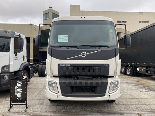 Imagem 1 de 14 de Volvo Vm 270 Ano 2021 Chassis 0km Ñ 24280 24260 2429 2430