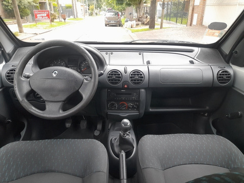 Imagen 11 de 17 de Renault Kangoo 2015 1.6 Furgon Ph3 Confort 5as Lc