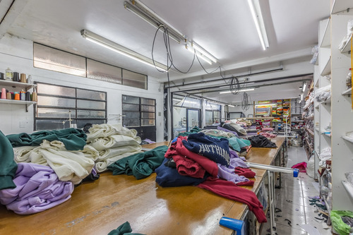 Taller Con Vivienda En Caba: Lote Propio, Terraza Y Quincho