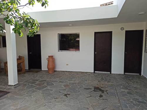 Imagen 20 de 22 de Leal Pérez Vende Casa En Trigal Urb. Piedras Pintadas