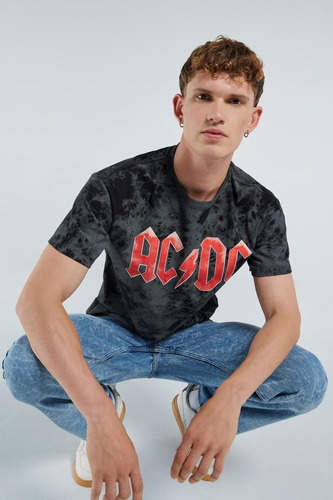 Camiseta Manga Corta Con Estampado De Ac/dc