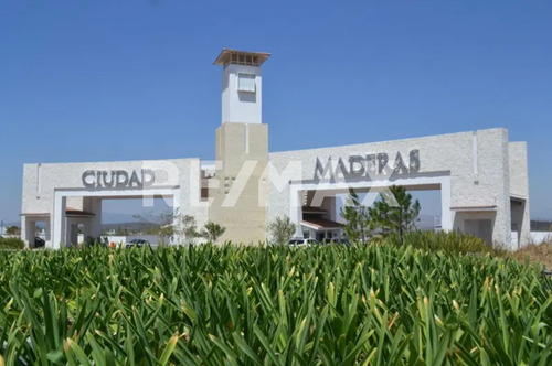 Terreno Comercial Ciudad Maderas Corregidora