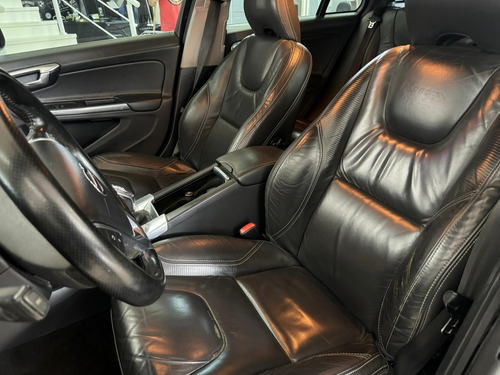 Volvo V60 2.0 T5 R DESIGN COMFORT 16V TURBO GASOLINA 4P AUTOMATIZADO