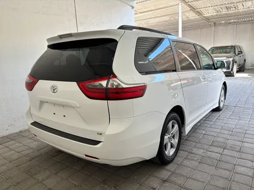 Toyota Sienna 3.5 Le At