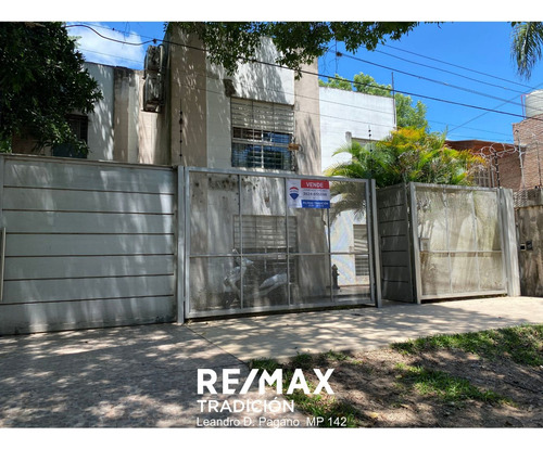 Casa En Venta Ubicación Residencial 7 Ambientes.-