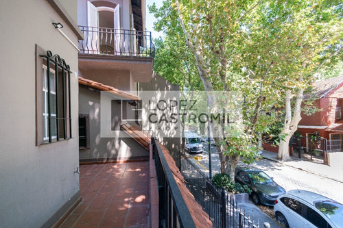 Imagen 9 de 15 de Casa Venta 8 Ambientes Belgrano Balcón Aterrazado Al Frente Todo Luz Y Sol Excelente Distribución Toilette Suite Doble Circulación Patio Lavadero Baulera Lote Propio Unica Oportunidad