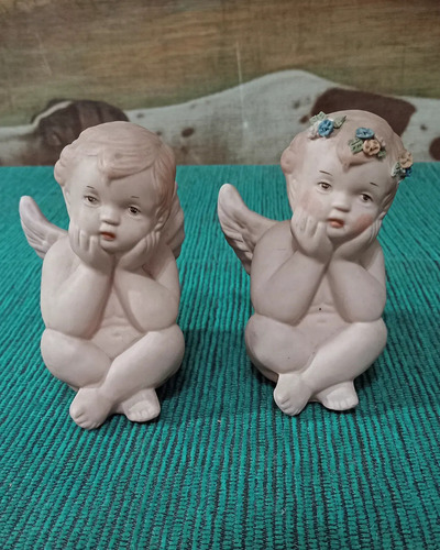 Pareja De Querubines De Porcelana 