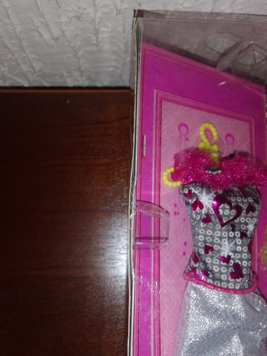 Barbie Fashionista - Rosa (Usado)
