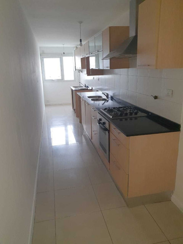 Imagen 3 de 11 de Departamento Dos Dormitorios - En Venta - Barrio General Paz - Torres Miracielos