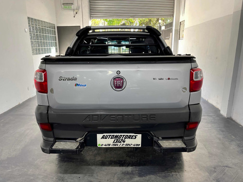 Imagen 5 de 13 de Fiat Strada 2015 1.6 Adventure Cd Pack Top Locker Con Gnc