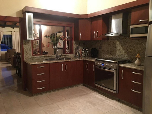 Imagen 3 de 14 de Amplia Casa En Res. Los Budares, San Diego, Valle De Oro (plc-805)