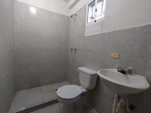 Imagen 9 de 12 de Moderno Apartamento Con Vista A La Montaña