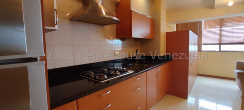 Apartamento Totalmente Amoblado Y Listo Para Vivirlo En Guaicay, Piso Bajo, Edificio Bien Mantenido, Parque Jardín, 1 Puesto De Estacionamiento Techado Vista Panorámica Vi Mls 24-5721