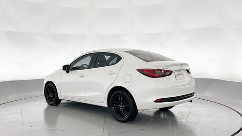 Mazda 2 GRAND TOURING SEDAN MT 1500CC