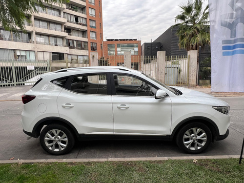 MG Zs STD I.5 MT AC