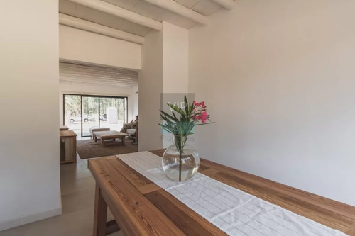 Casa De 3 Dormitorios En Punta Del Este