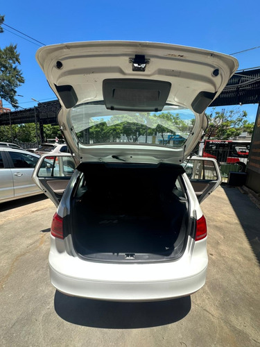 Volkswagen Suran 1.6 Trendline 11b