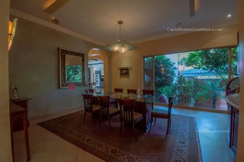 Casa De Lujo En Venta En Ajijic Con Alberca Y Terraza Con Vista A La Laguna