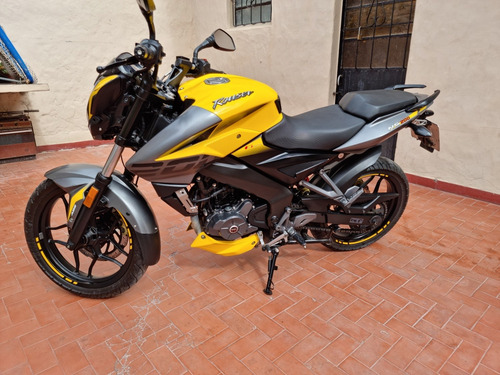 Bajaj Rouser 200 Fi