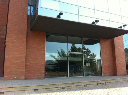 Lindo Local De 462 M2 Con Gran Acceso Desde La Calle