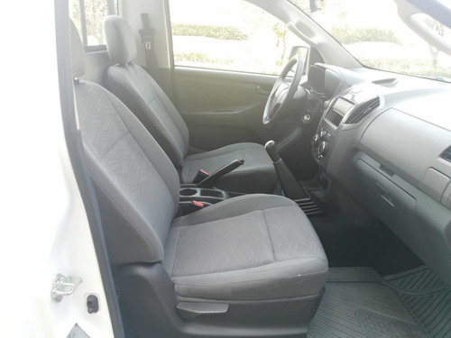 Imagen 10 de 13 de Chevrolet S-10 2.5 Cabina Regular Mt 2016