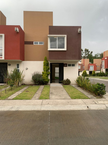 Venta De Casa En Toluca Las Misiones 2