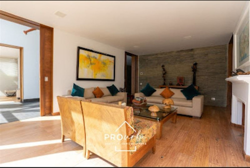 Casa En Venta De 7 Dorm. En La Reina