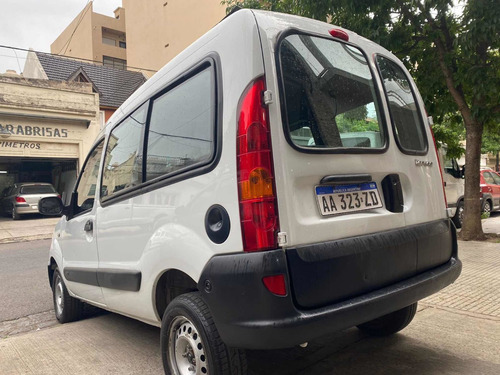 Imagen 6 de 16 de Renault Kangoo 2016 1.6 Furgon Ph3 Confort 5as Lc