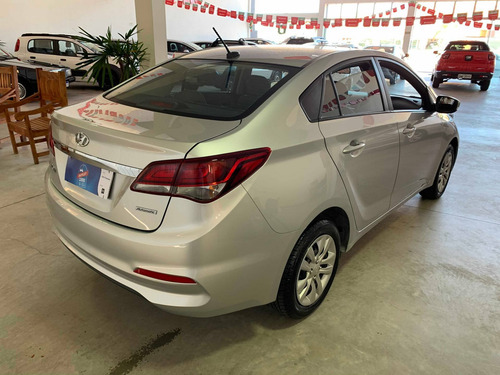 Imagem 4 de 10 de Hyundai Hb20s 1.6 Comfort Plus 16v Flex 4p Automático