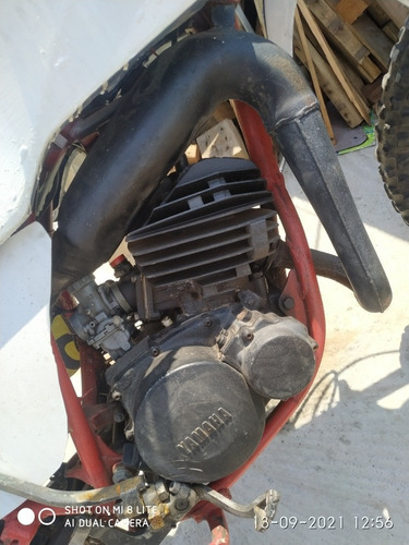 Imagem 2 de 6 de Yamaha Dt 180