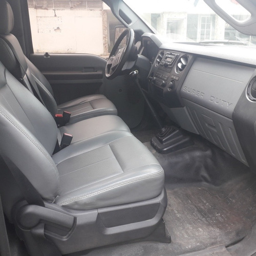 Imagen 9 de 11 de Ford F-350