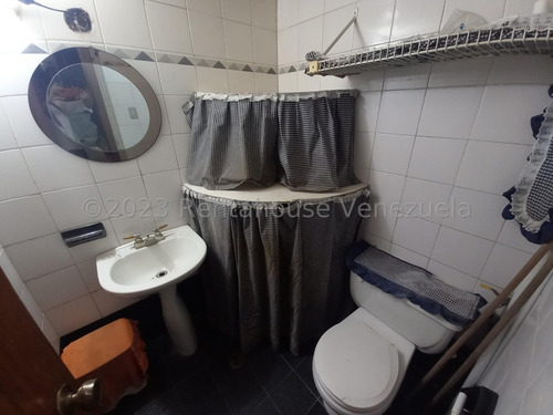 Oficina En Venta Ubicado En San Jose De Tarbes Valencia Carabobo 23-31480, Eloisa Mejia