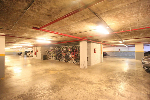 Imagen 6 de 13 de Cochera Edificio De Categoría Seguridad 24 Horas