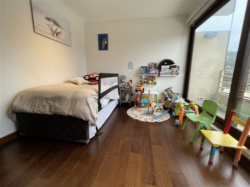 Casa En Venta 4 Dormitorios Como Nueva En Lo Barnechea